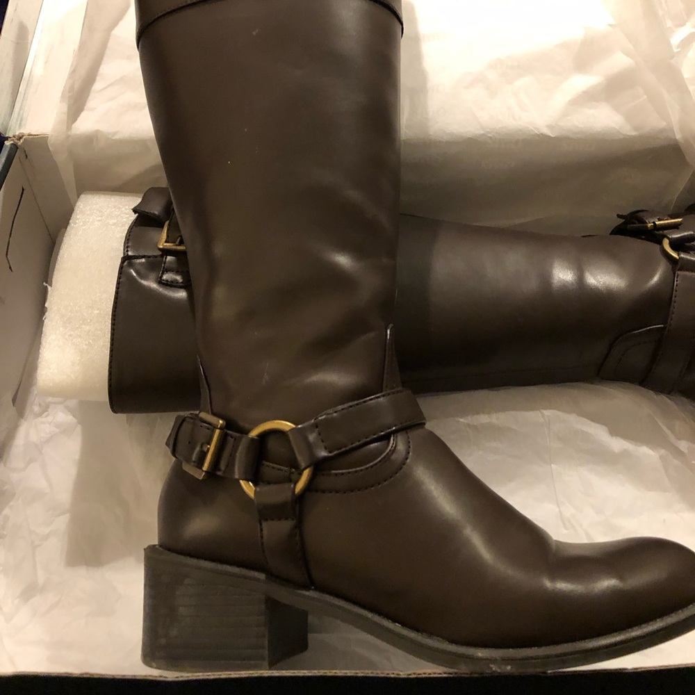 Chaps by Ralph Lauren riding boots.